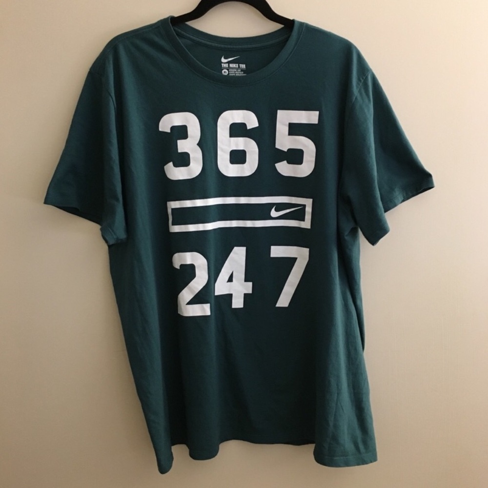 Men’s Athletic Fit Nike T-shirt